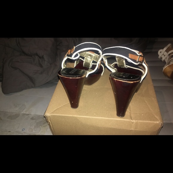 Guess nyle t-strap Sandals - Picture 4 of 8